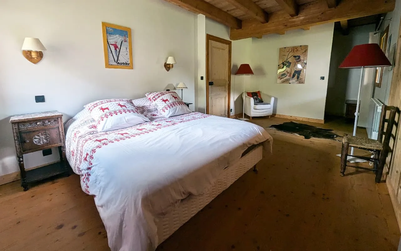 chambre savoyarde lit